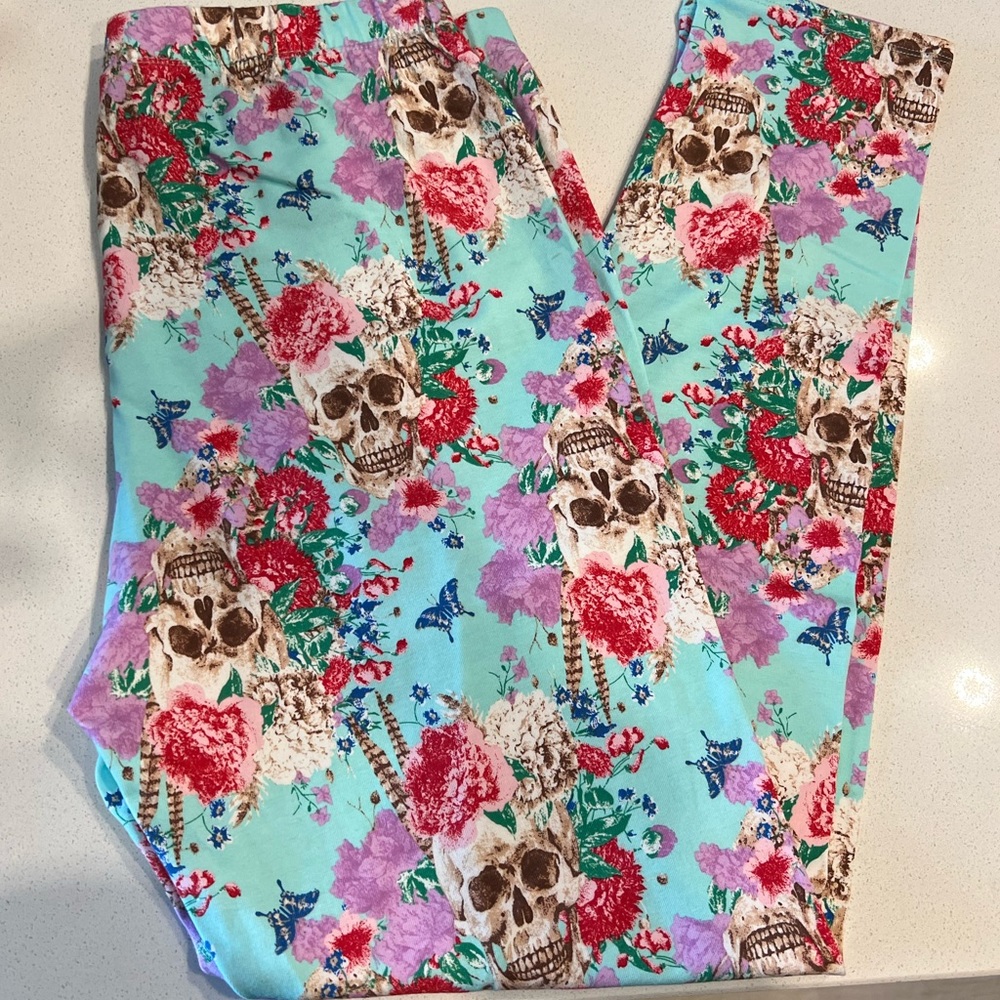 Skulls & Floral Print Ladies Leggings